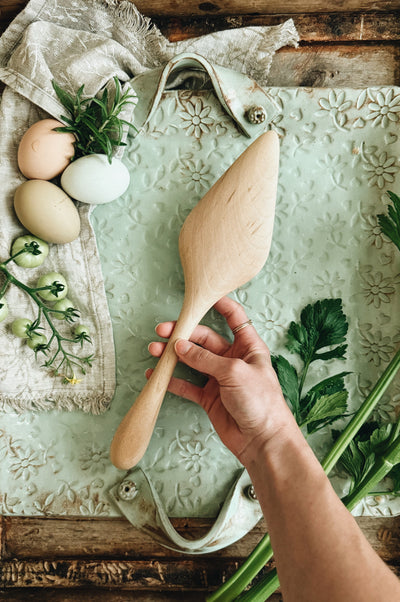 READY TO SHIP AUCTION | Cake & Pie Server, Sycamore